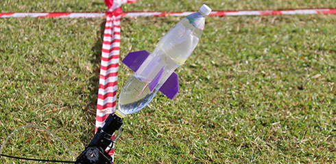 img-clo-science-camp-rocket.png